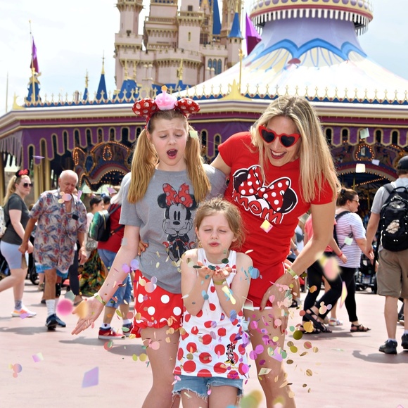 5 pairs of Disney park ears, Minnie mouse red and white polkadot outfits 5 pairs of Disney park ears, Minnie mouse red and white  main image 3